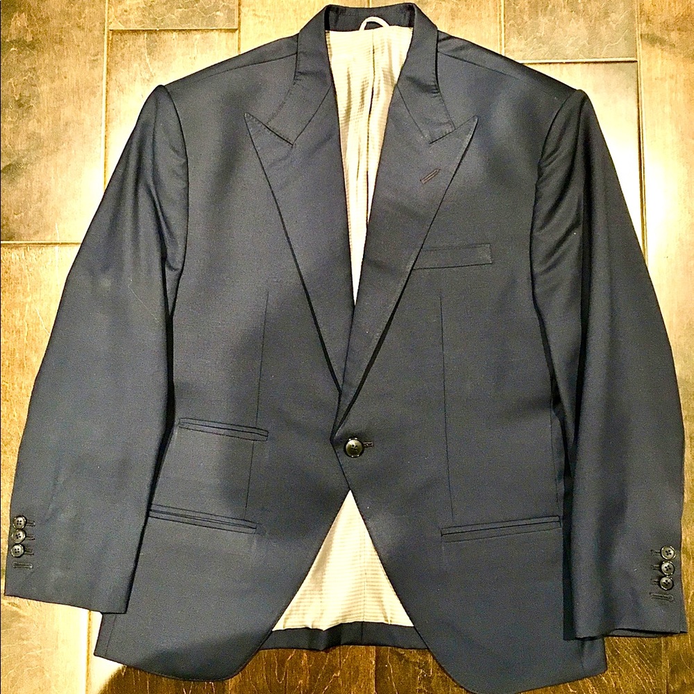 Designer PEAK LAPEL Navy Blue Suit (42S)